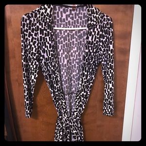 Maggy London Black and White Wrap Dress- Size 6
